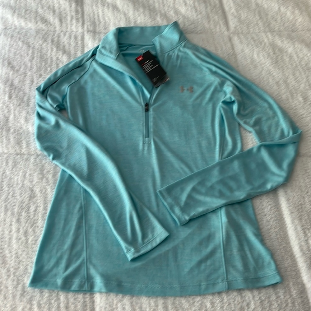 Women's Under Armour team pullover size medium new with tags